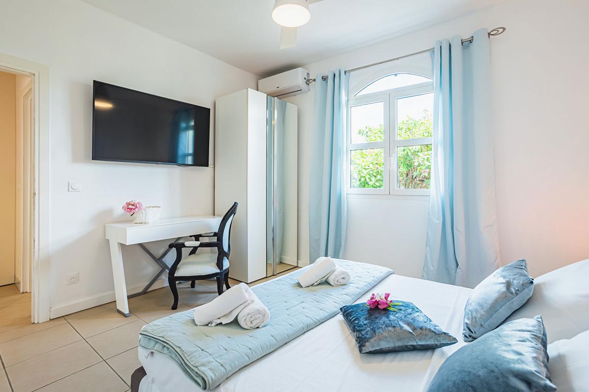 Villa-Pieds-dans-l'eau-Saint-François-Guadeloupe-chambre 2