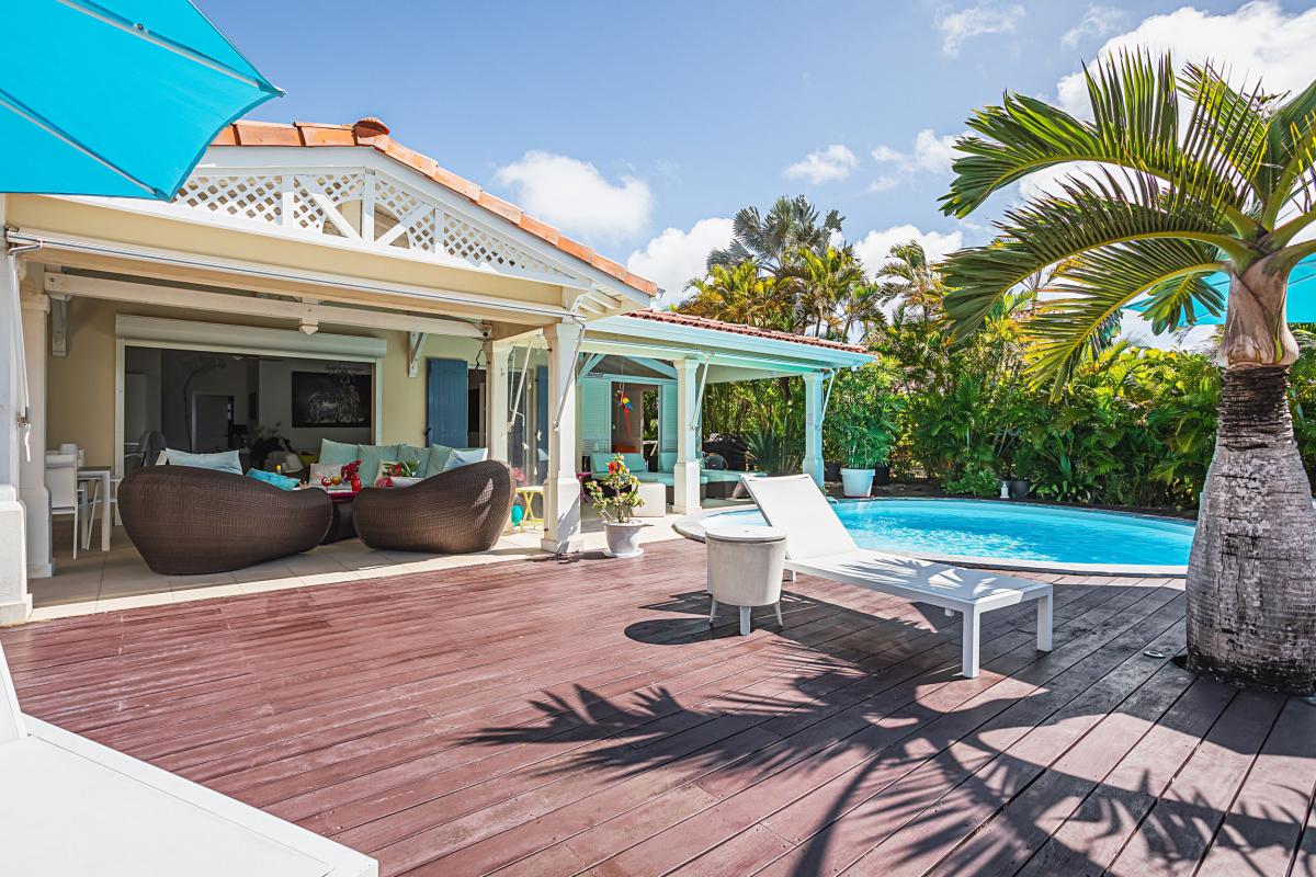 Villa-Pieds-dans-l'eau-Saint-François-Guadeloupe-piscine