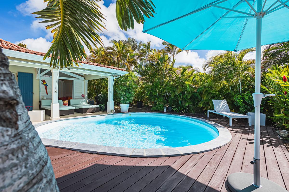 Villa-Pieds-dans-l'eau-Saint-François-Guadeloupe-piscine