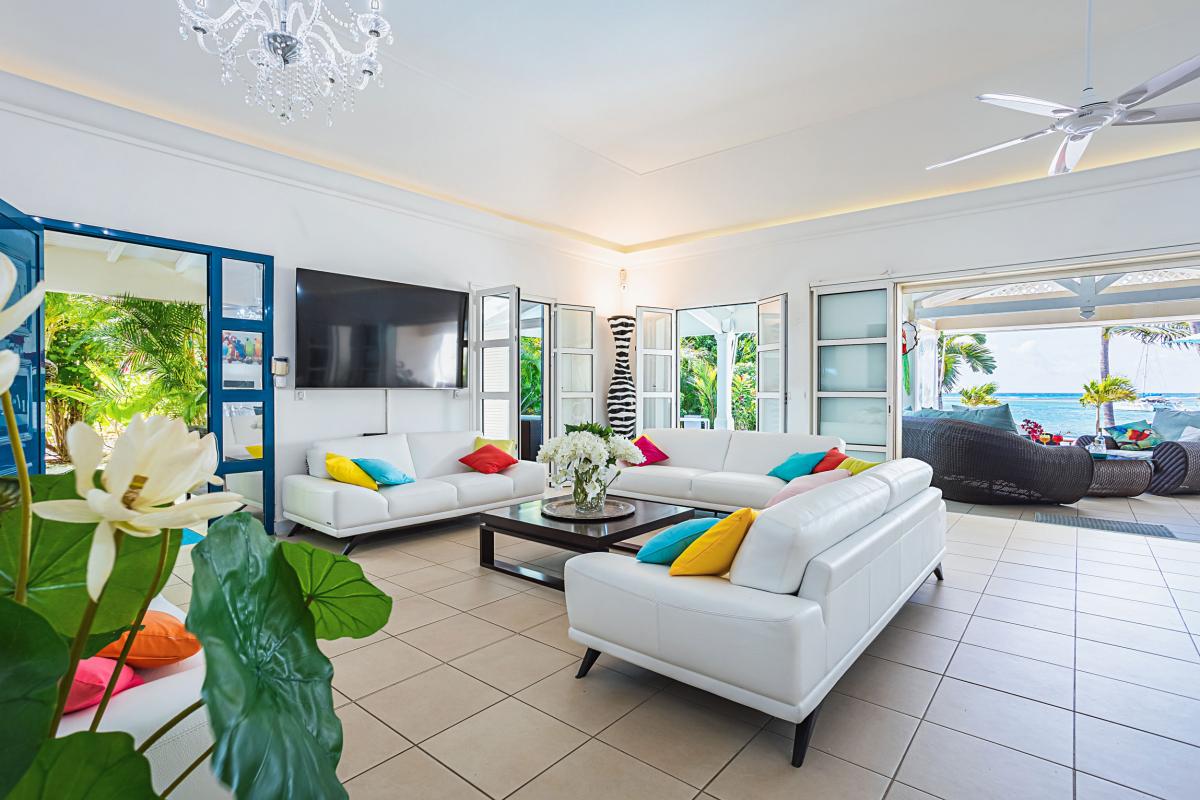 Villa-Pieds-dans-l'eau-Saint-François-Guadeloupe-salon