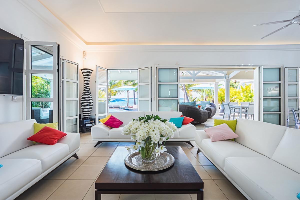 Villa-Pieds-dans-l'eau-Saint-François-Guadeloupe-salon