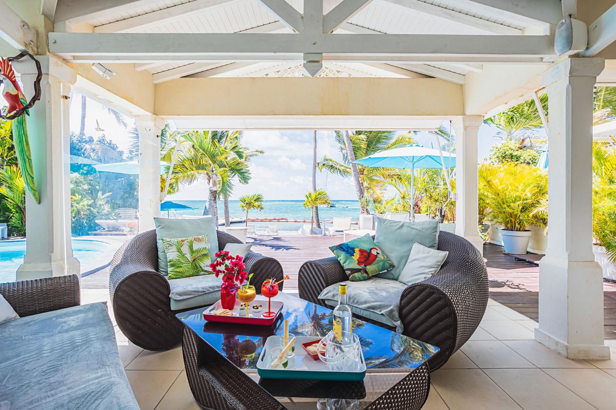 Villa-Pieds-dans-l'eau-Saint-François-Guadeloupe-terrasse