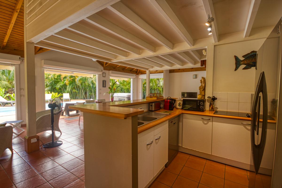 Location villa de standing en Guadeloupe St François avec piscine et jacuzzi 3 chambres pour 6 personnes