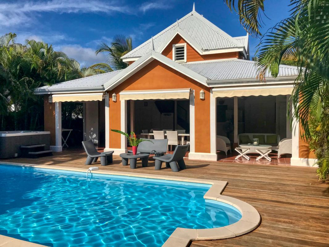 Location villa de standing en Guadeloupe St François avec piscine et jacuzzi 3 chambres pour 6 personnes