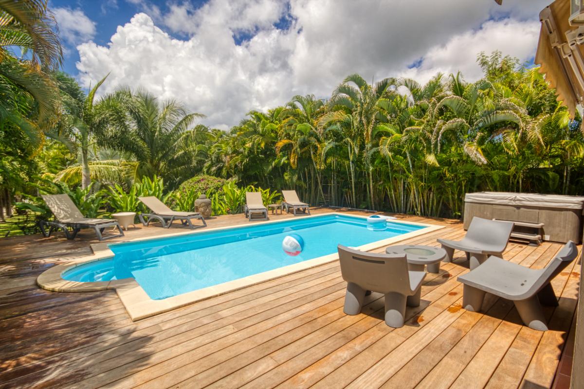 Location villa de standing en Guadeloupe St François avec piscine et jacuzzi 3 chambres pour 6 personnes