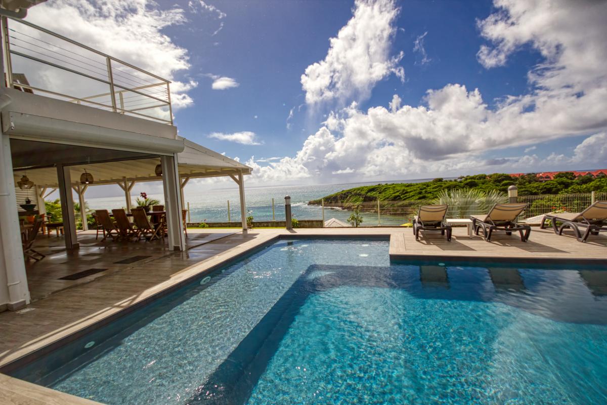 Location villa 4 chambres pour 8 personnes avec vue mer piscine et accés plage à St François en Guadeloupe