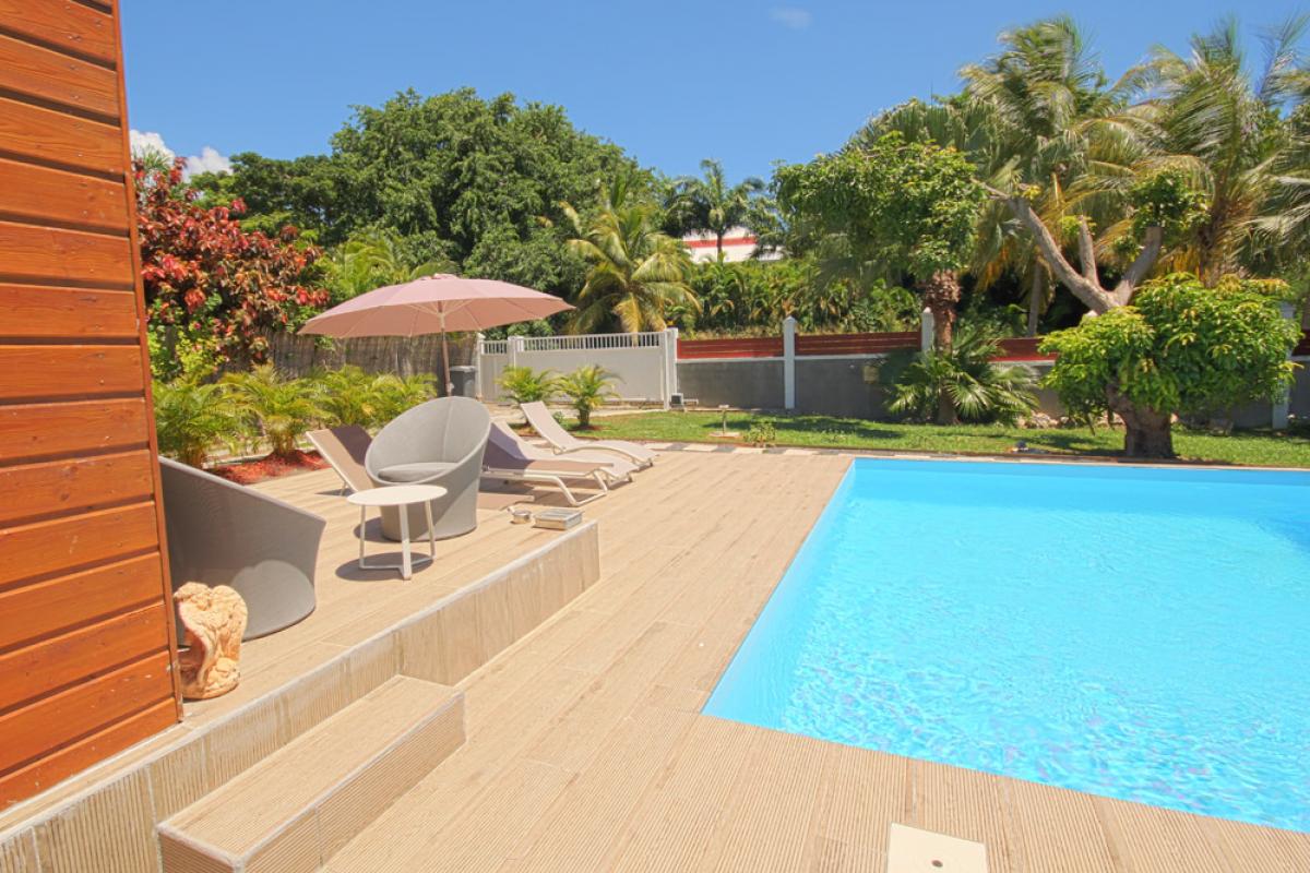 A louer en Guadeloupe villa avec piscine et jacuzzi - La Piscine