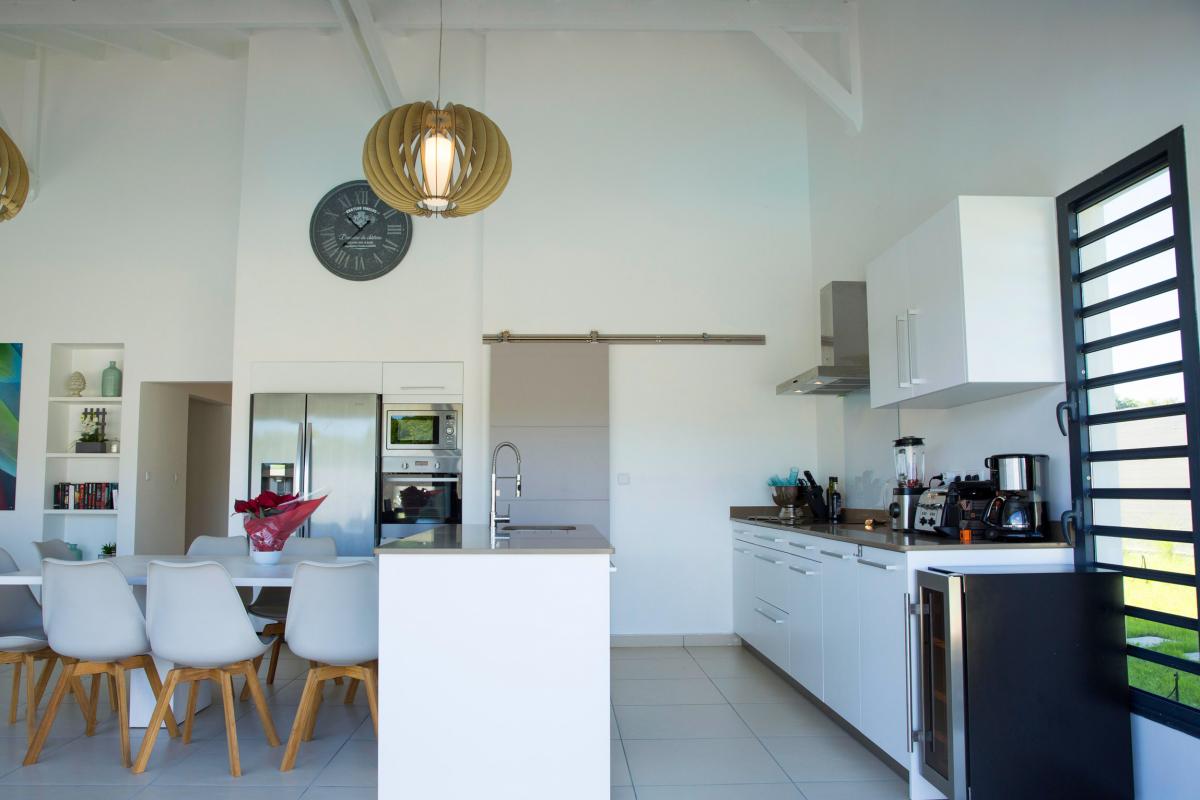 Rent in Guadeloupe high-end villa - Kitchen