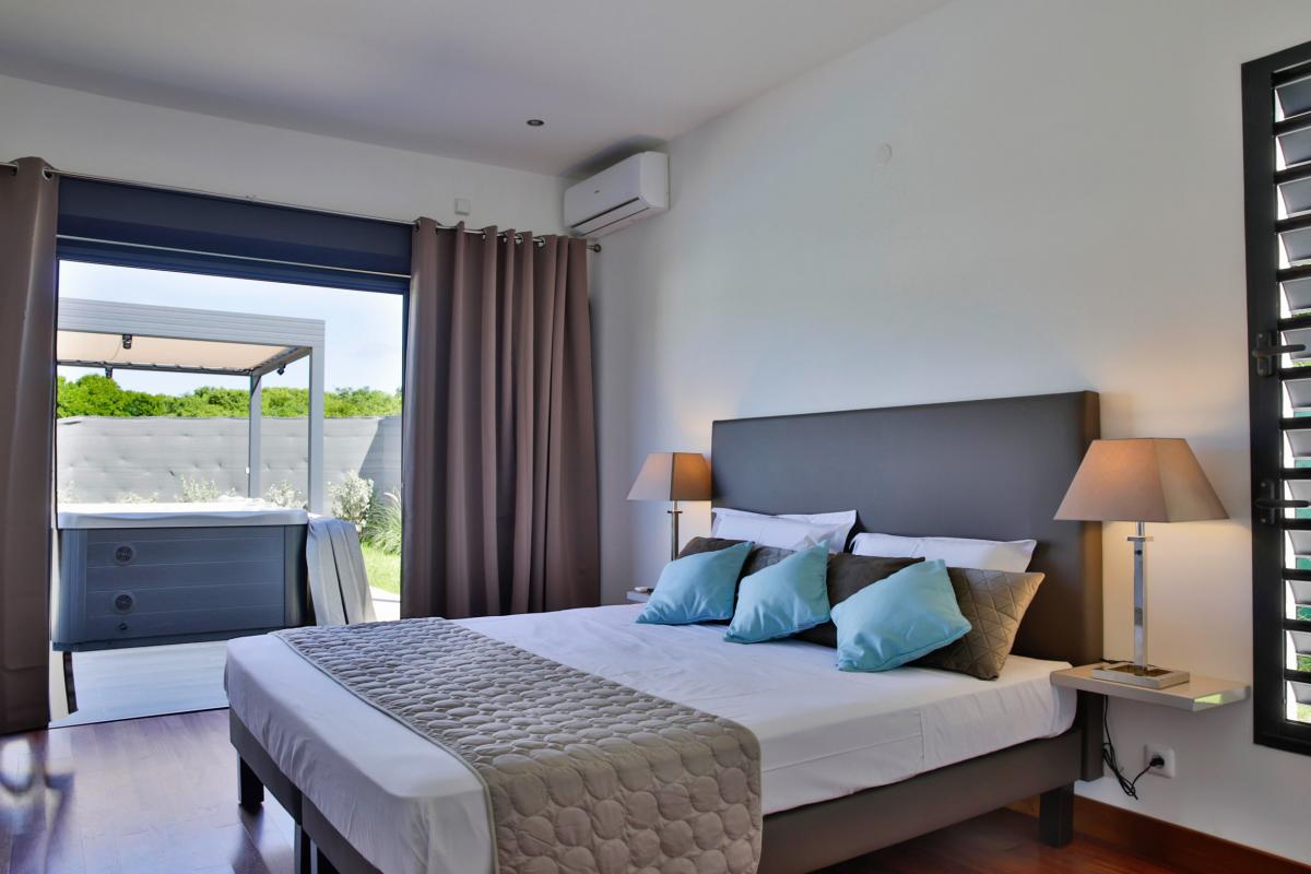 Rent in Guadeloupe high-end villa - Master Room