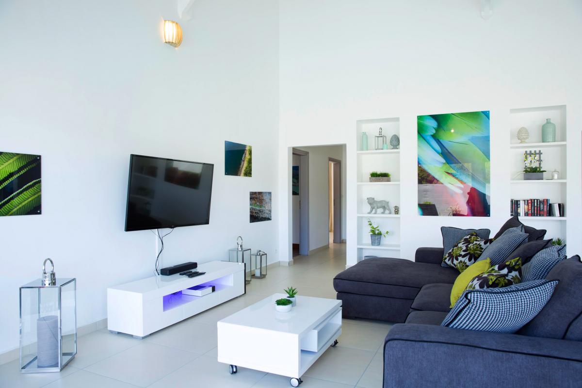 Rent in Guadeloupe high-end villa - Living Room
