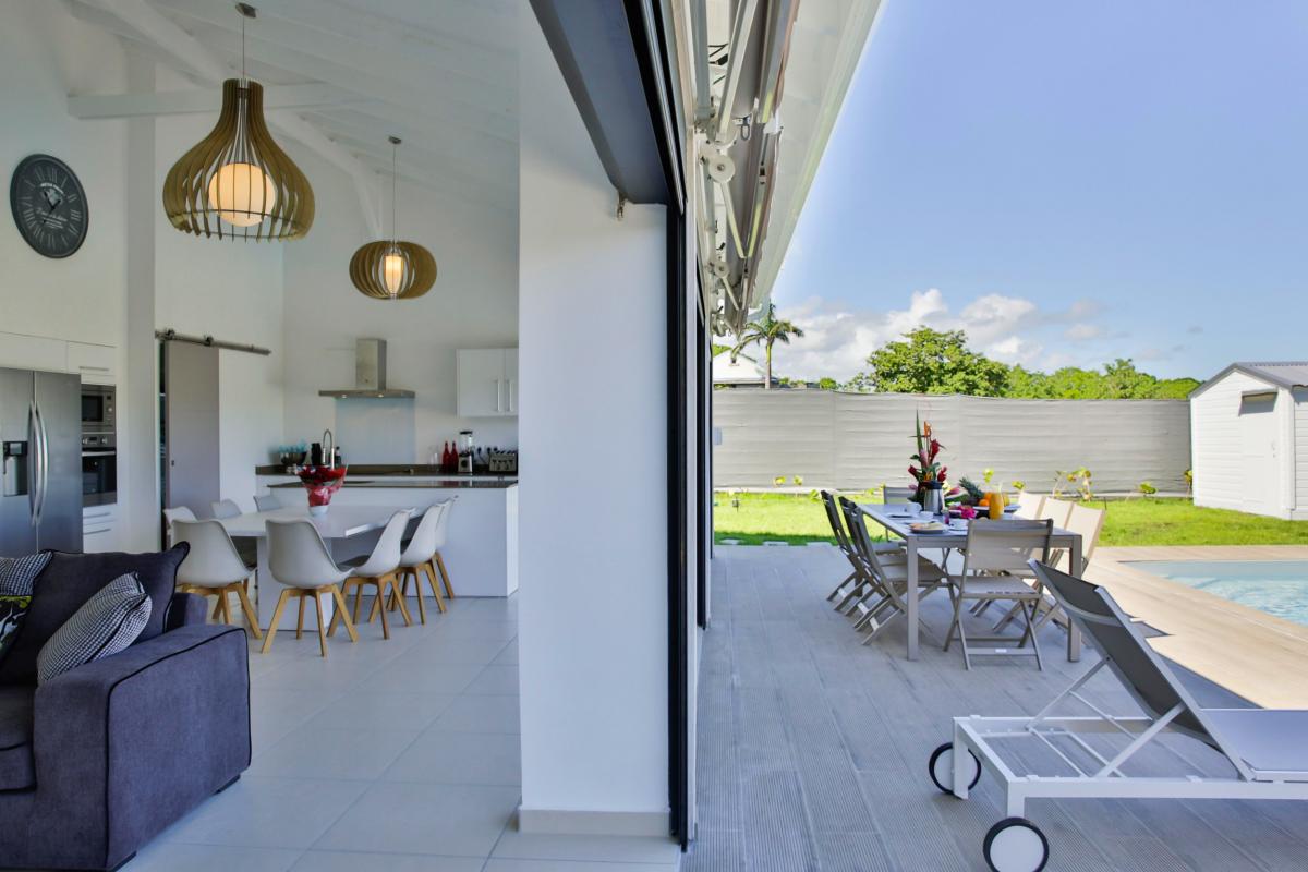 A louer en Guadeloupe villa haut de gamme - Terrasse Pièce à vivre