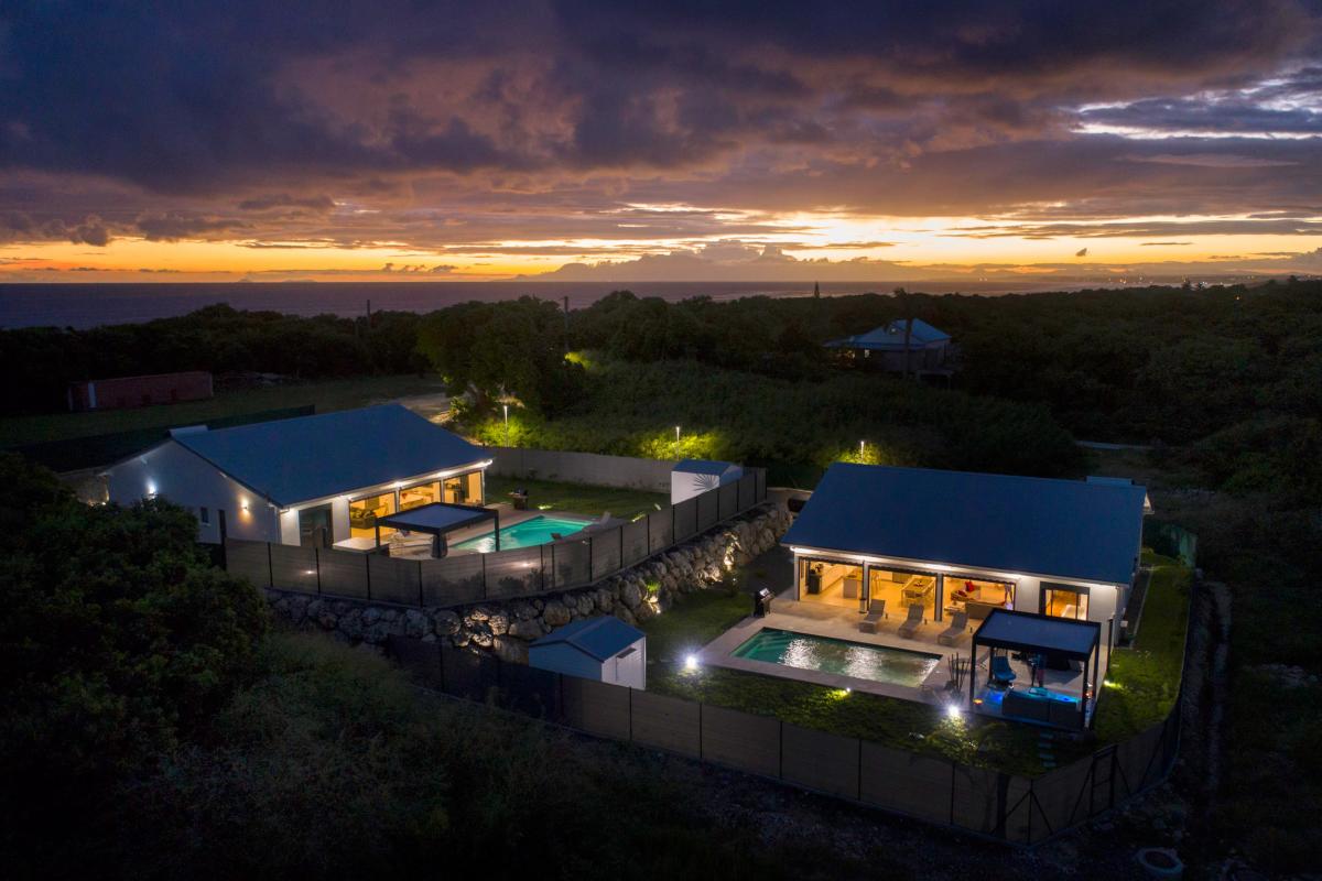 Rent in Guadeloupe high-end villa - View together 2 villas by night