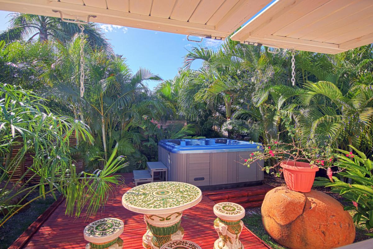 Location bungalow avec jacuzzi en Guadeloupe - Bain à remous