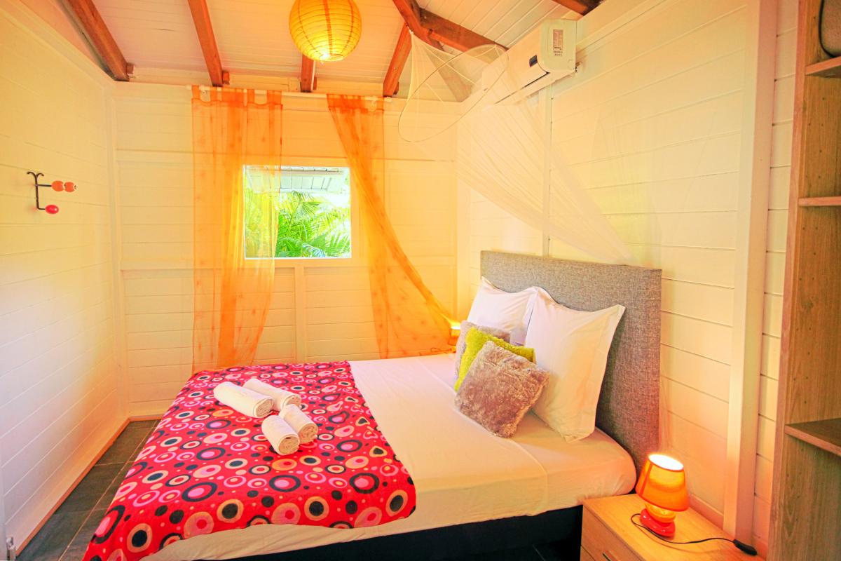 Location bungalow avec jacuzzi en Guadeloupe - Chambre