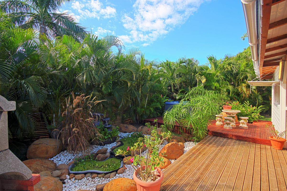 Location bungalow avec jacuzzi en Guadeloupe - Jardin