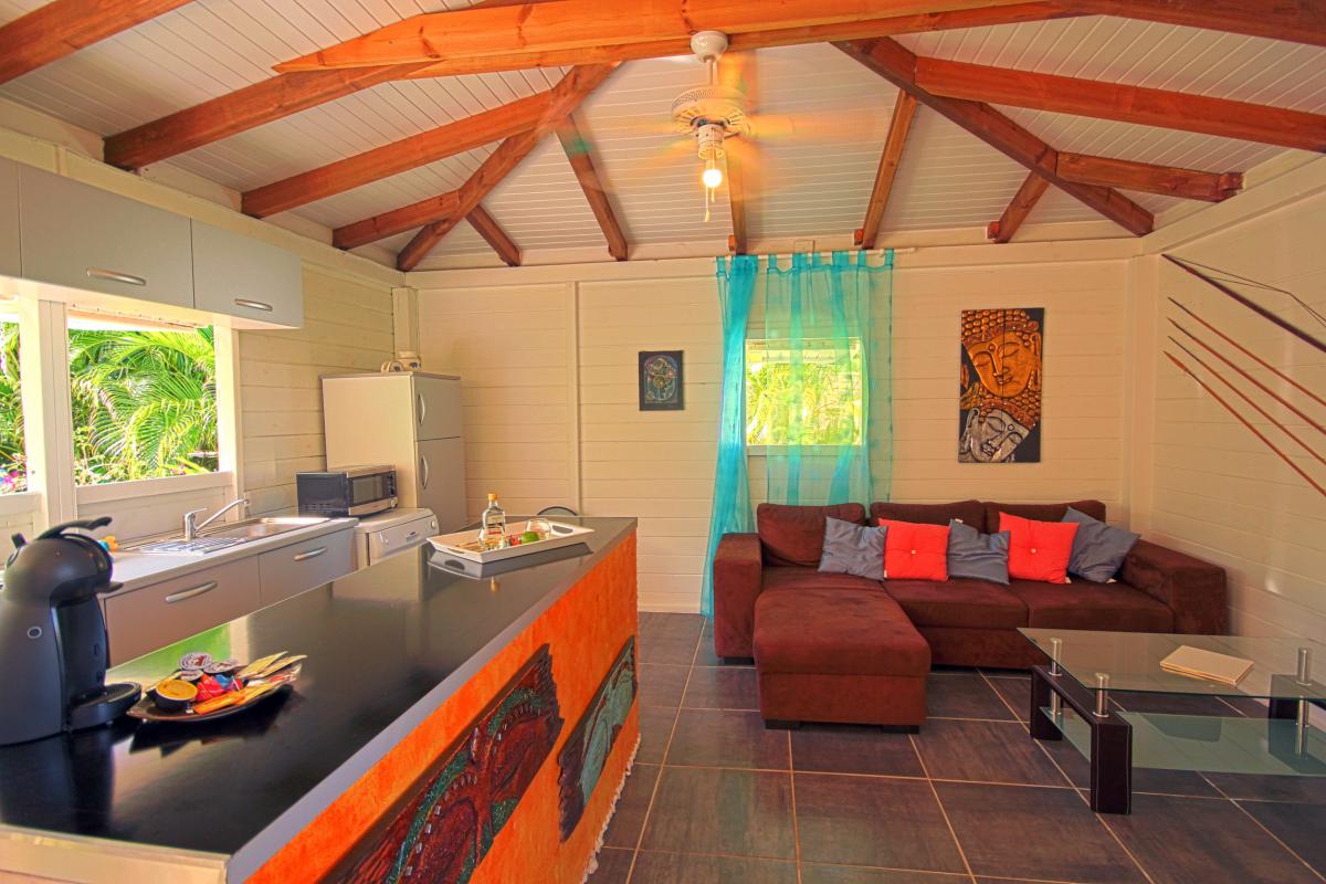 Location bungalow avec jacuzzi en Guadeloupe - Séjour