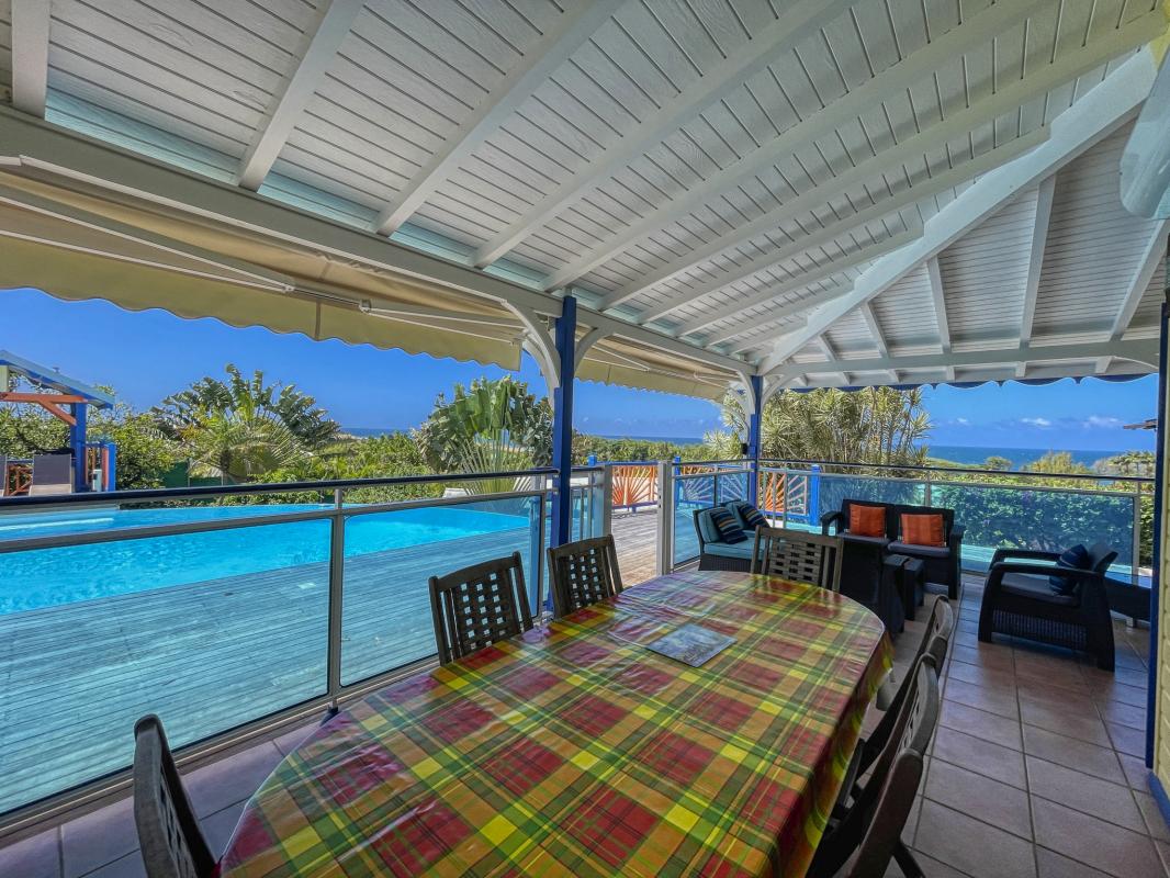 A louer villa Guadeloupe sainte rose - villa 4 chambres 8 personnes vue mer et piscine