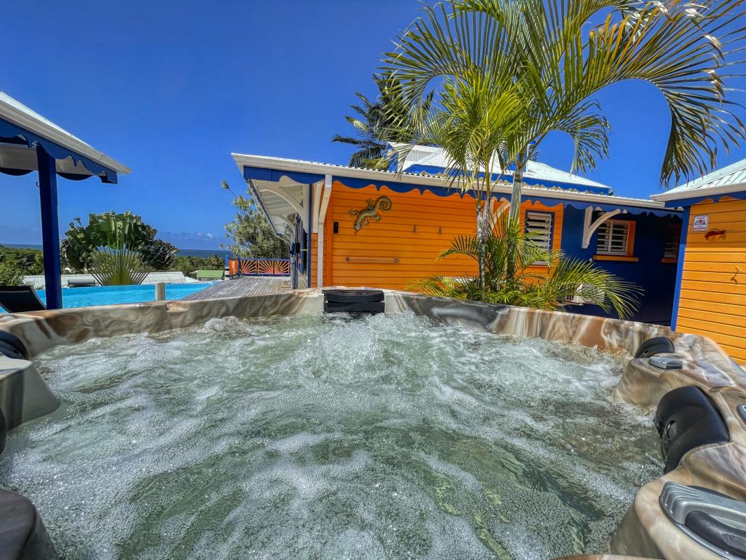 A louer villa Guadeloupe sainte rose - villa 4 chambres 8 personnes vue mer et piscine