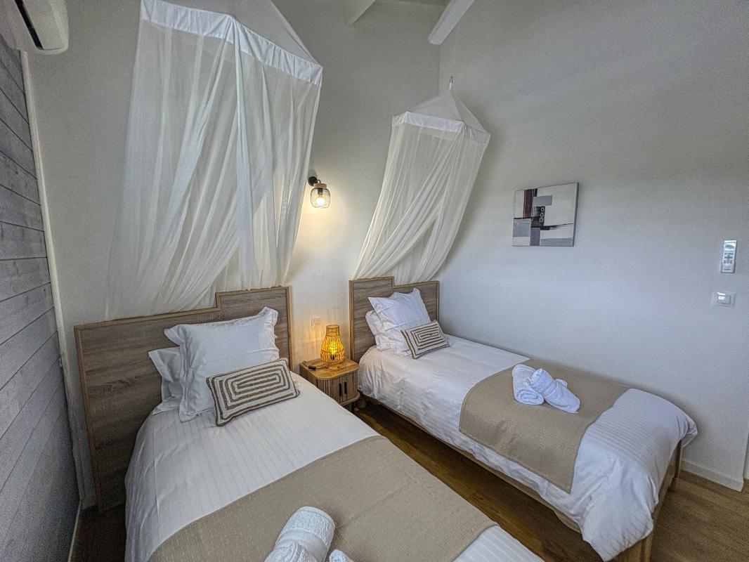 Location villa piscine vue mer Vieux Habitants Guadeloupe_Espace nuit