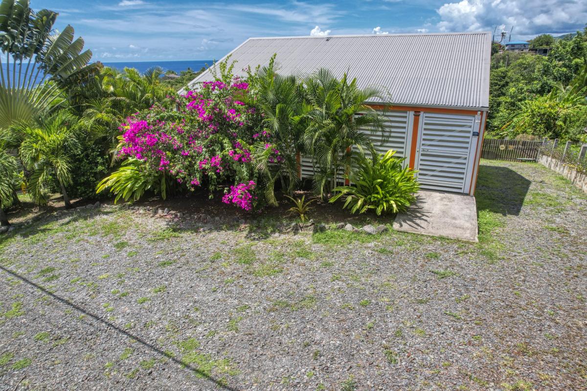 Location villa piscine vue mer Vieux Habitants Guadeloupe_Parking