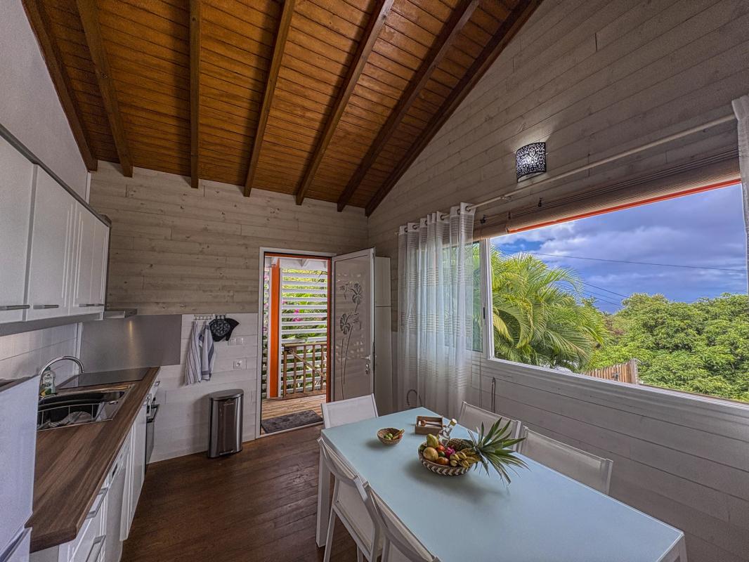 Location villa piscine vue mer Vieux Habitants Guadeloupe_Pièce de vie vue mer