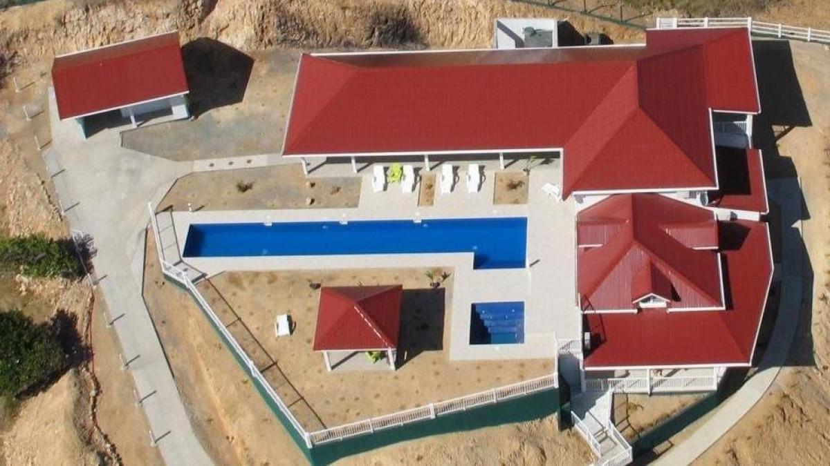 Rental villa with swimming pool and sea view - view swimming pool