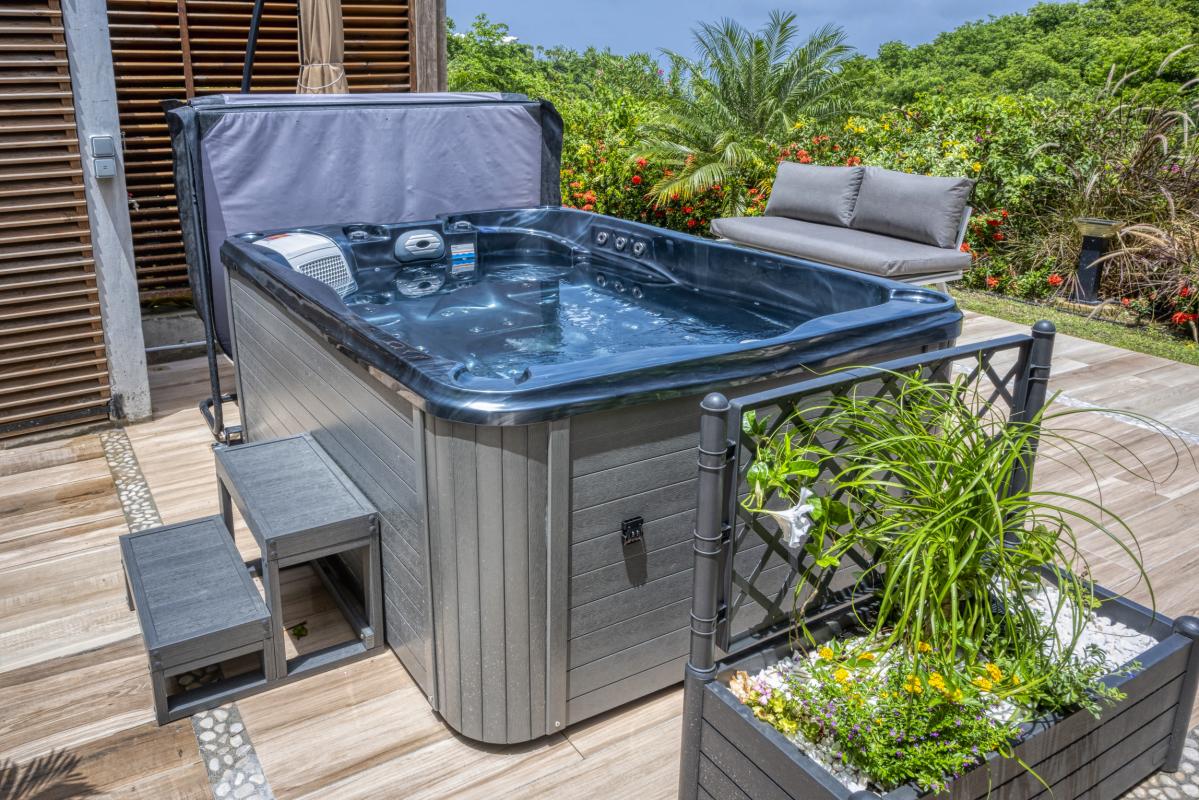 Location bungalow marie galante capesterre guadeloupe - 1 chambre 2 personnes et jacuzzi