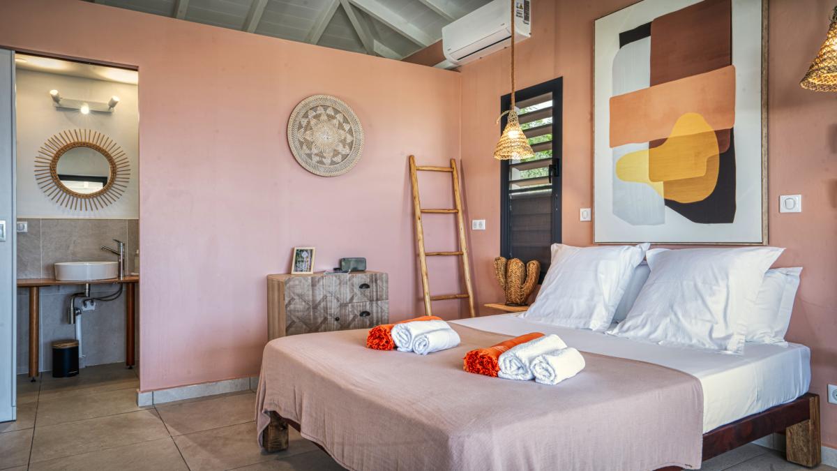 Location bungalow piscine Grand Bourg Marie Galante - Chambre