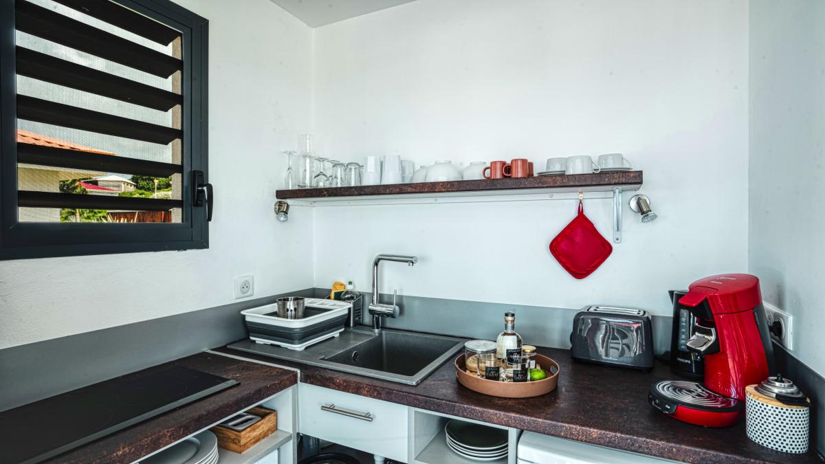 Location bungalow piscine Grand Bourg Marie Galante - Cuisine 