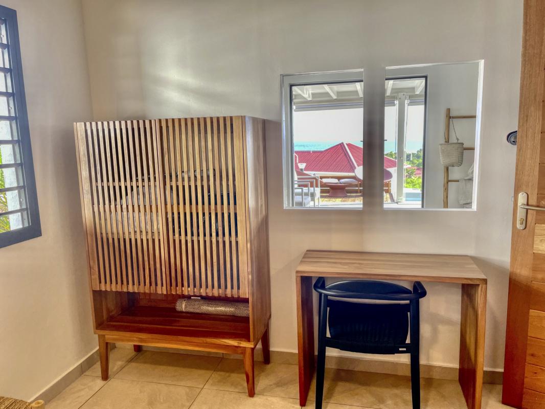 Location bungalow piscine Grand Bourg Marie Galante_ Bureau 