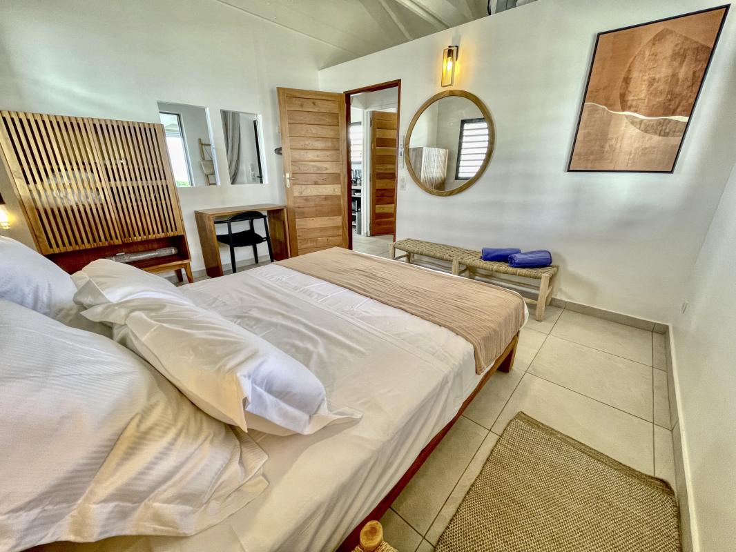 Location bungalow piscine Grand Bourg Marie Galante_ Chambre 1 