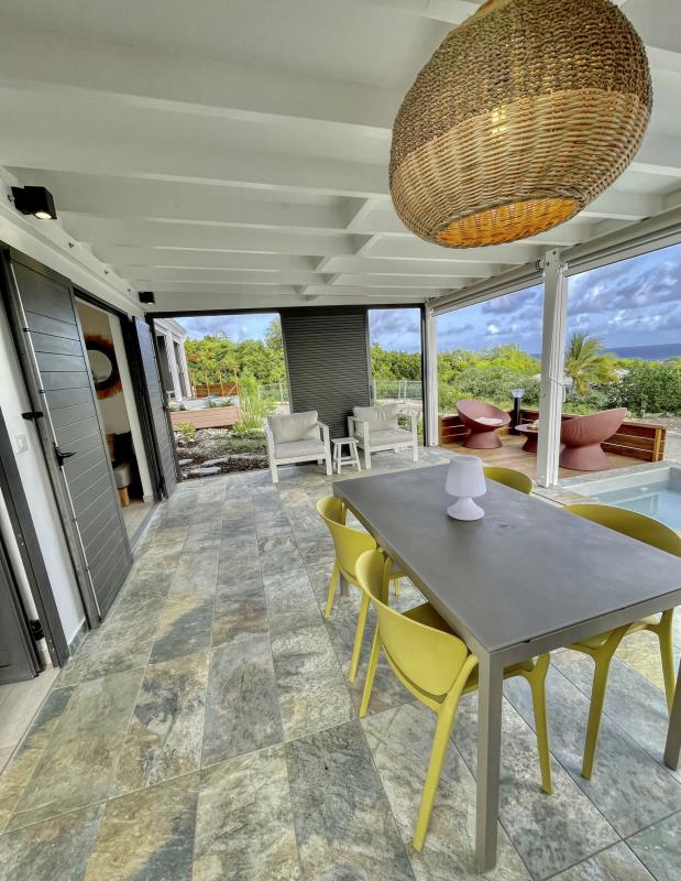 Location bungalow piscine Grand Bourg Marie Galante_ Terrasse 