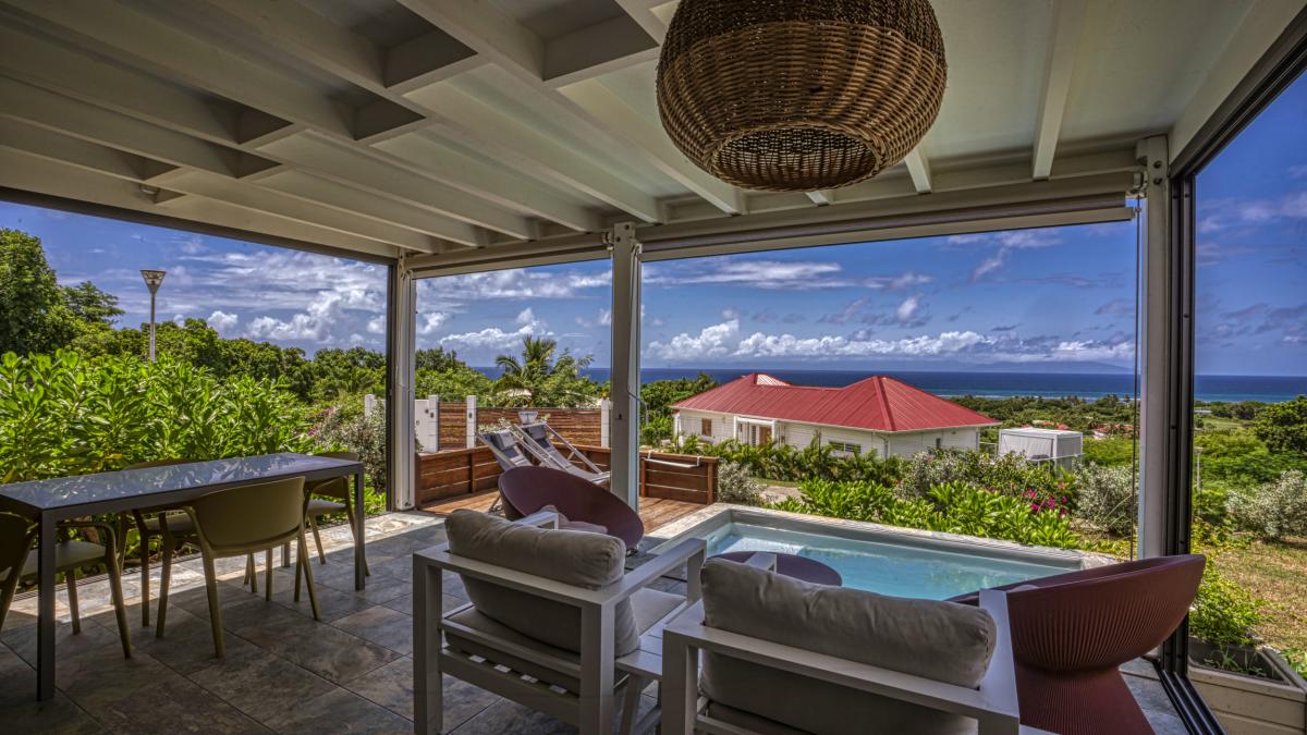 Location-bungalow-piscine-Grand-Bourg-Marie-Galante_ Vue d'ensemble