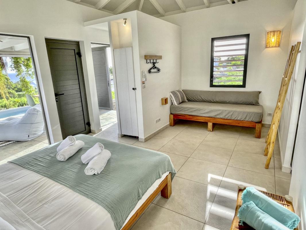 Location bungalow piscine Grand Bourg Marie Galante_ Chambre