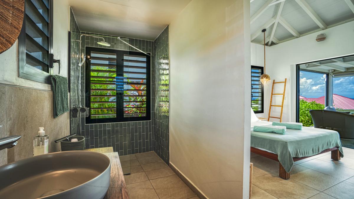 Location bungalow piscine Grand Bourg Marie Galante_ Chambre