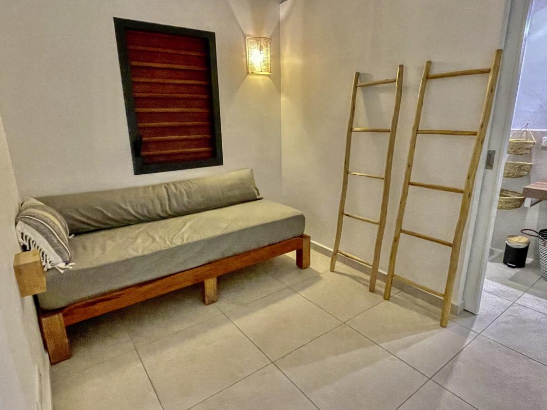Location bungalow piscine Grand Bourg Marie Galante_ Salon