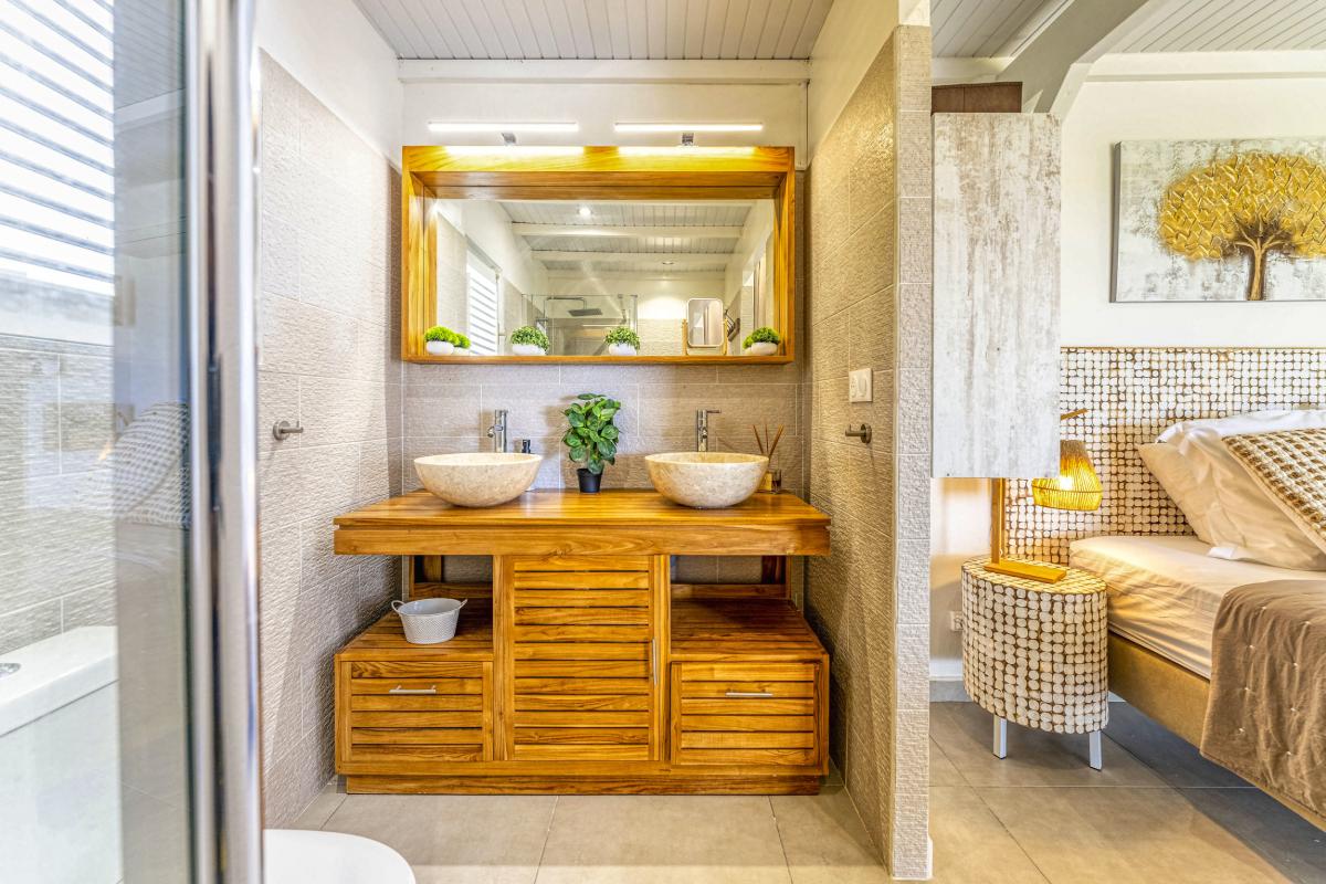 Location villa Grand Bourg Marie Galante_ Salle d'eau 