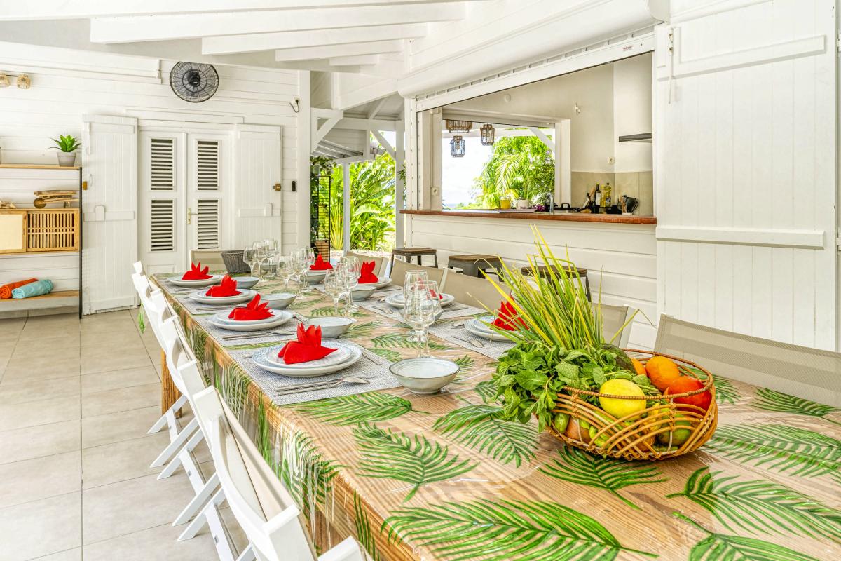 Location villa Grand Bourg Marie Galante_ Table à manger 