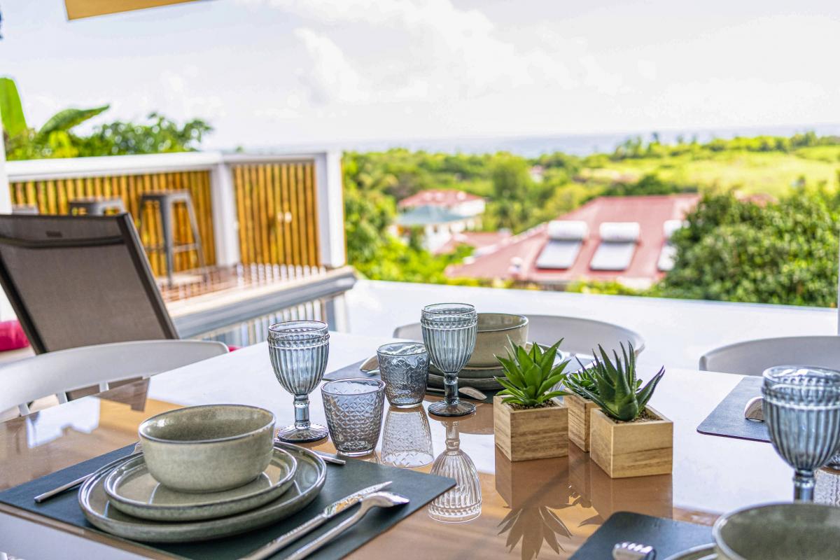 Location villa Grand Bourg Marie Galante_ Table à manger