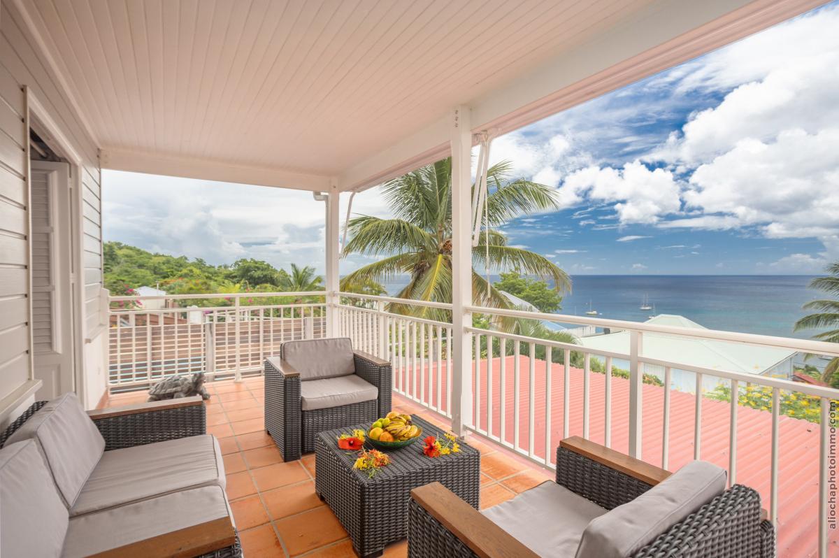 Outdoor living room bedroom1