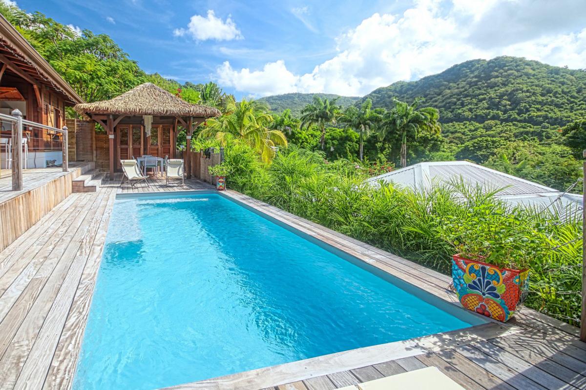 2-Location-villa-Martinique_-Anses-d'Arlet_-piscine-carbet