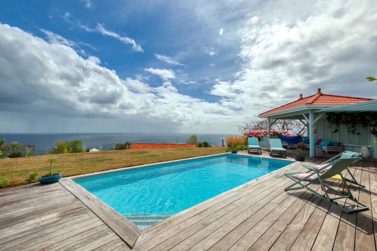 Location villa de luxe Case Pilote Martinique piscine vue mer et carbet 