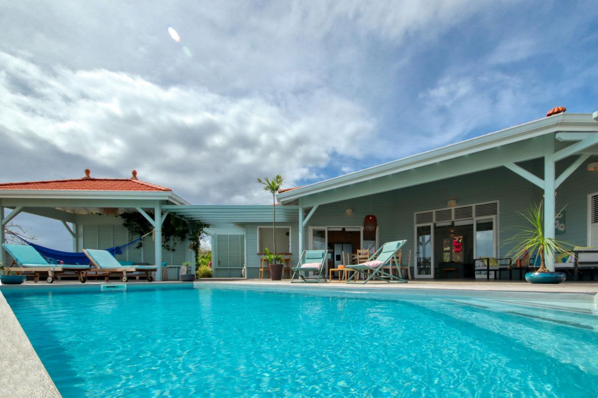 Location villa de luxe Case Pilote Martinique Vue ensemble et piscine