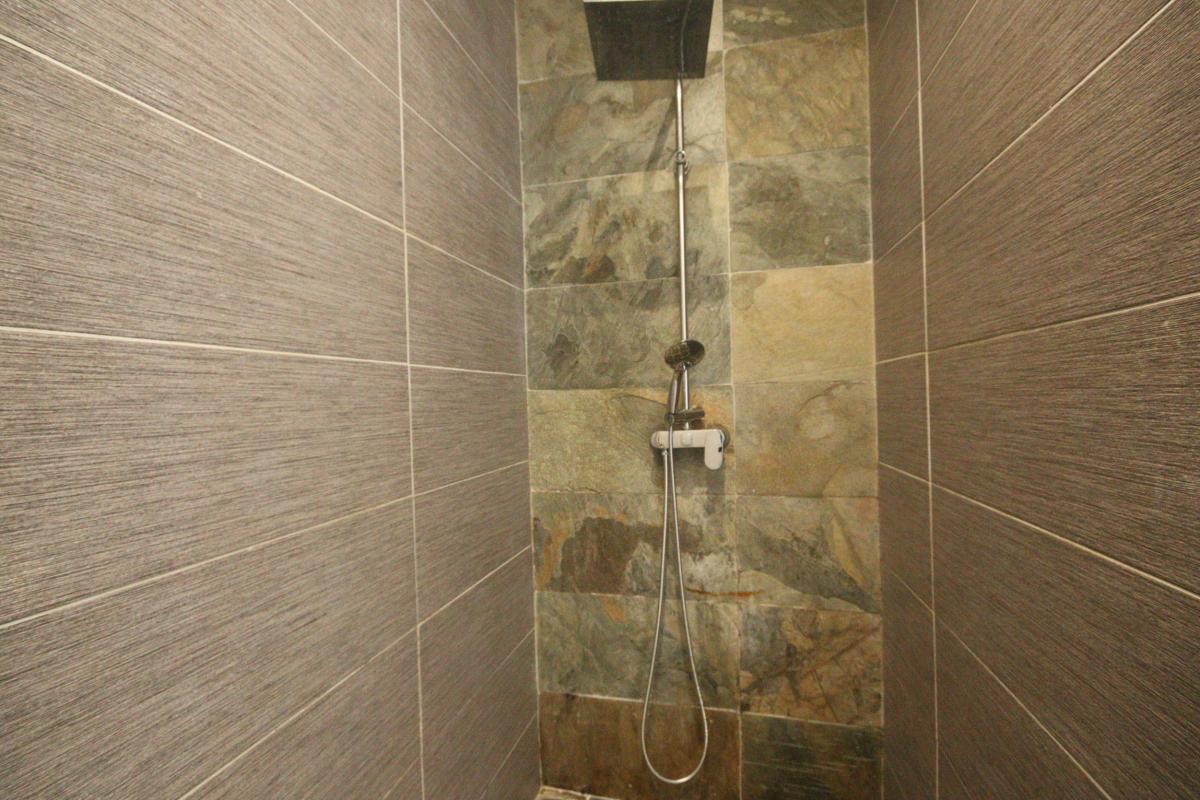 Location villa diamant Martinique-douche salle d'eau 2