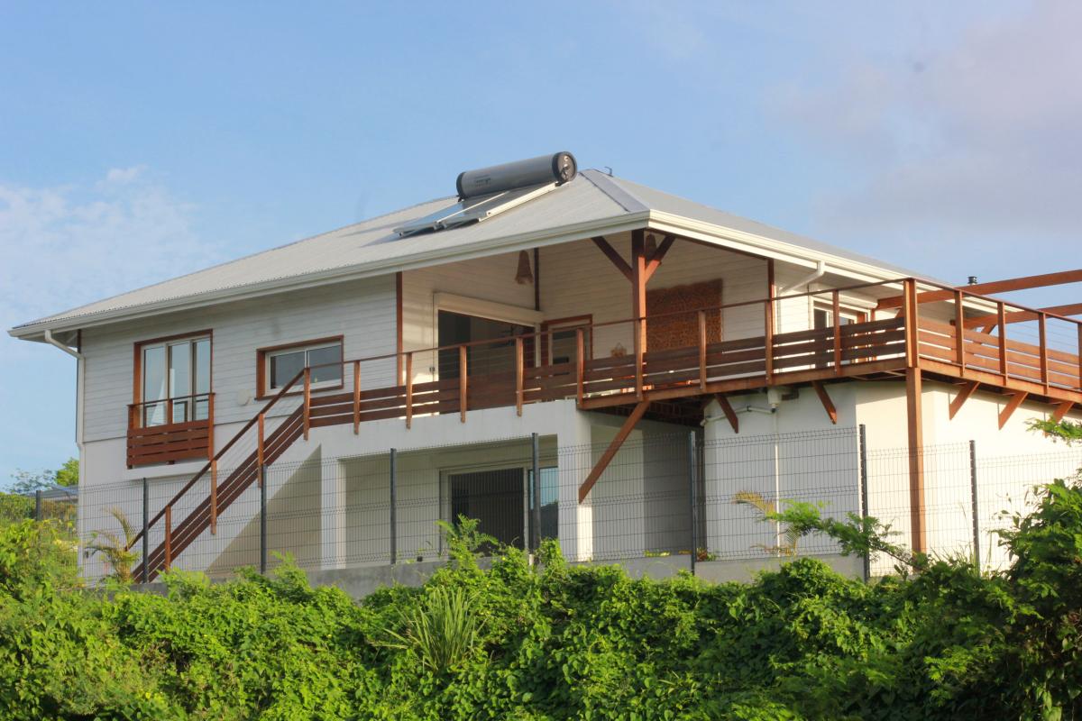 5 location villa martinique le diamant_façade