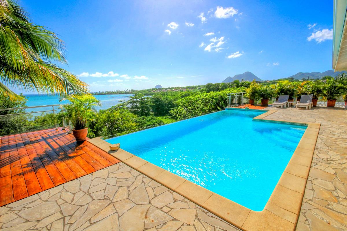Villa rental Martinique - Common bathroom with shower