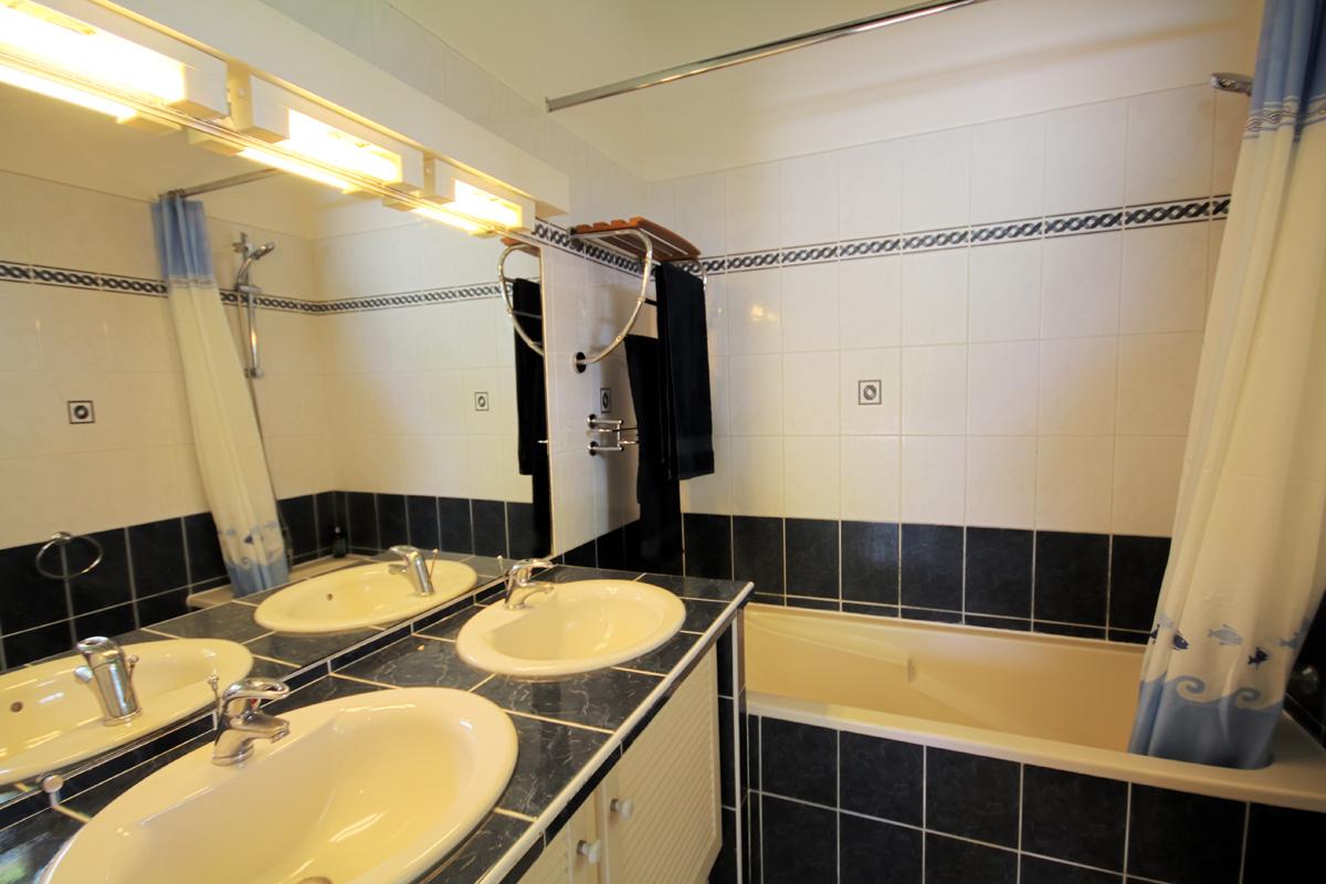 Villa rental Martinique - Bathroom - Bedroom 1