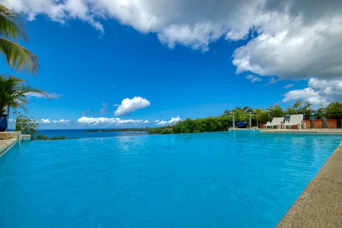 Location villa Martinique - Vue piscine 5