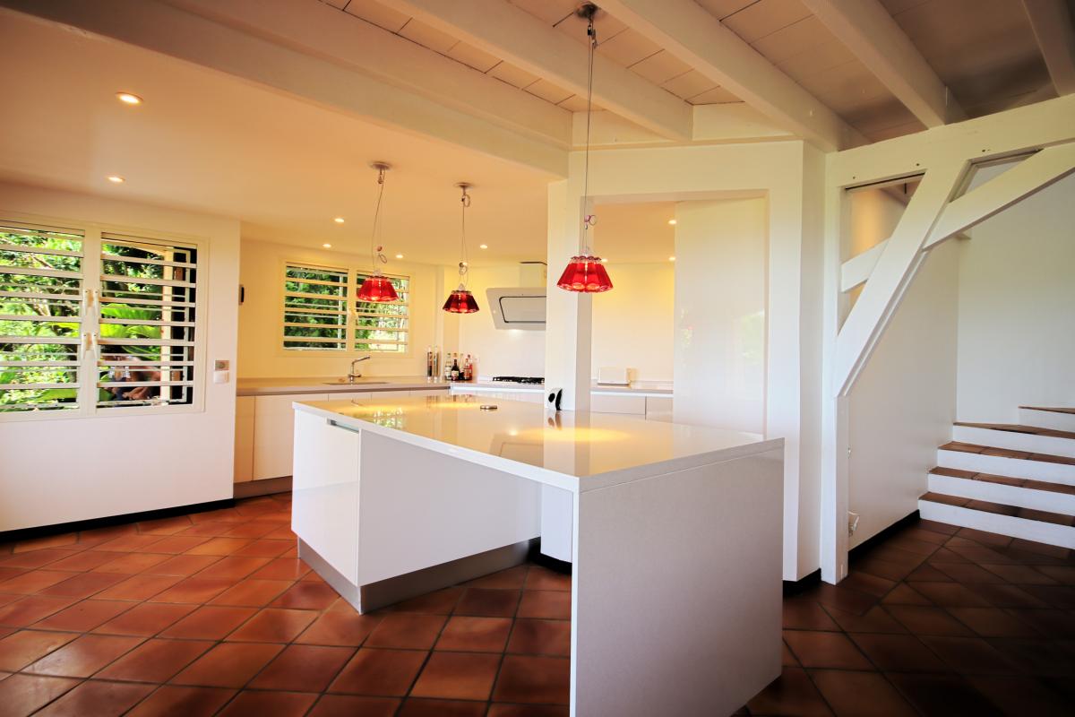 Location villa Martinique - Grande cuisine plan de travail haut de gamme