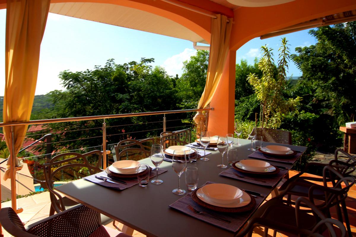 Location villa Martinique - table terrasse